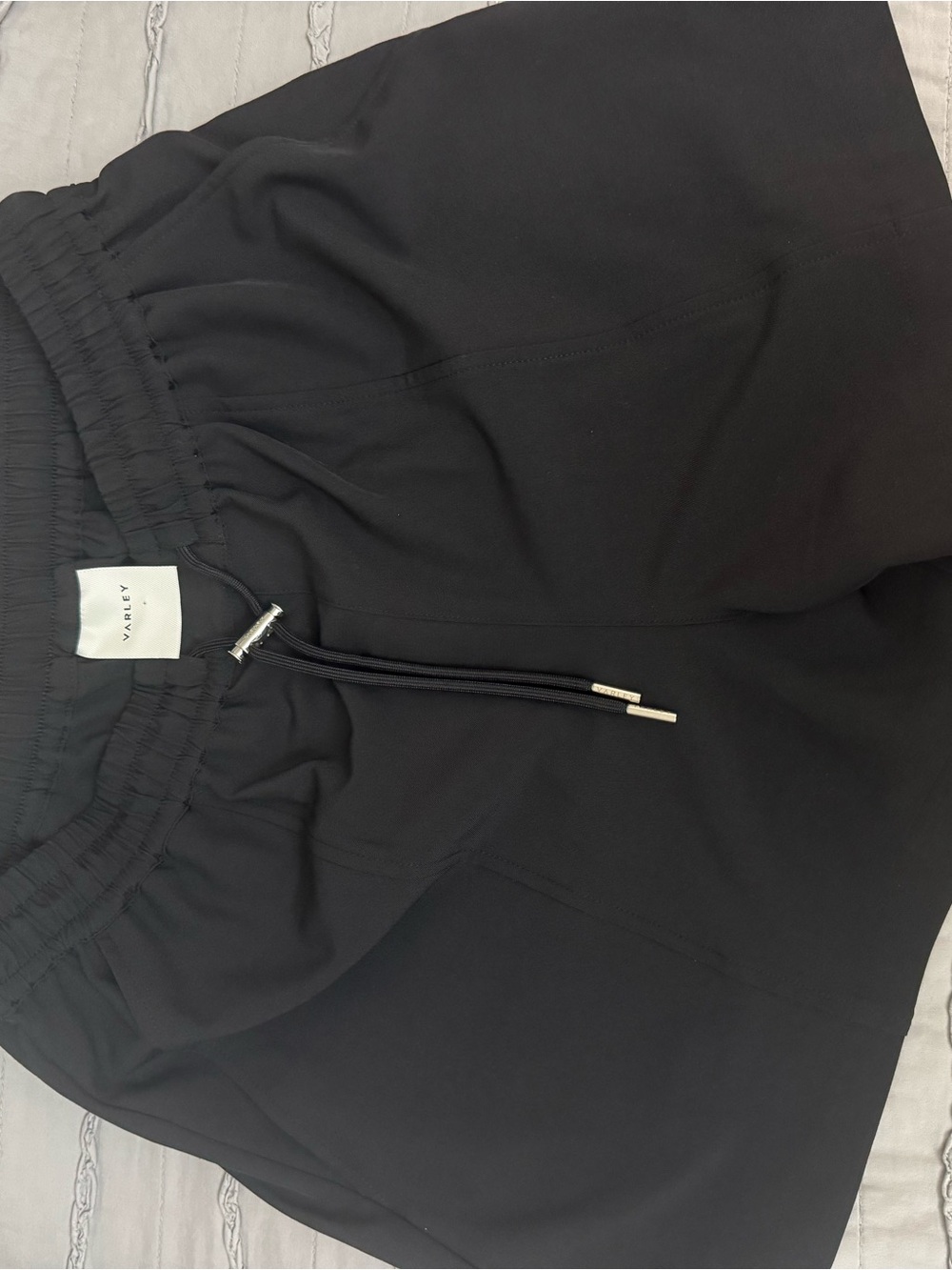 Varley Edmond mid rise short- Black Drawstring - Picture 8 of 8